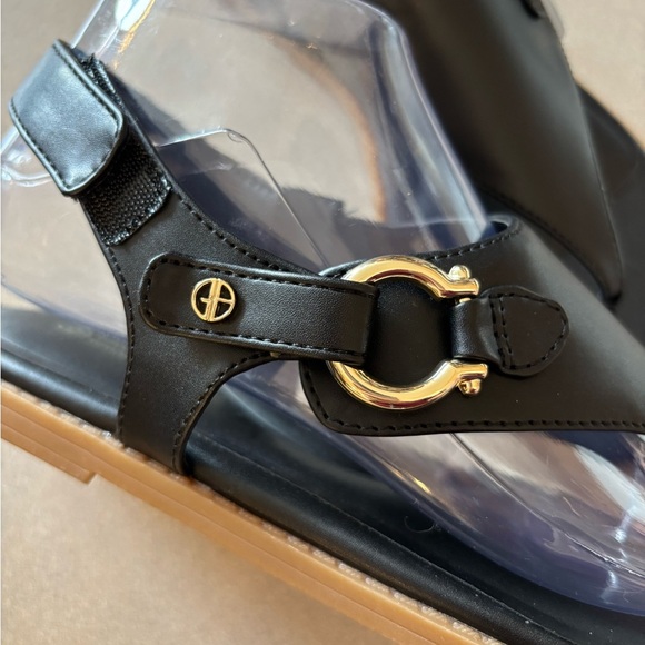 NEW Gianni Bernini Nennie Black Memory Foam Thong Sandal - Picture 6 of 6